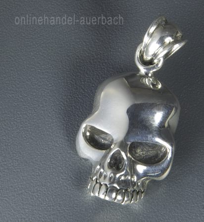 skull pendant