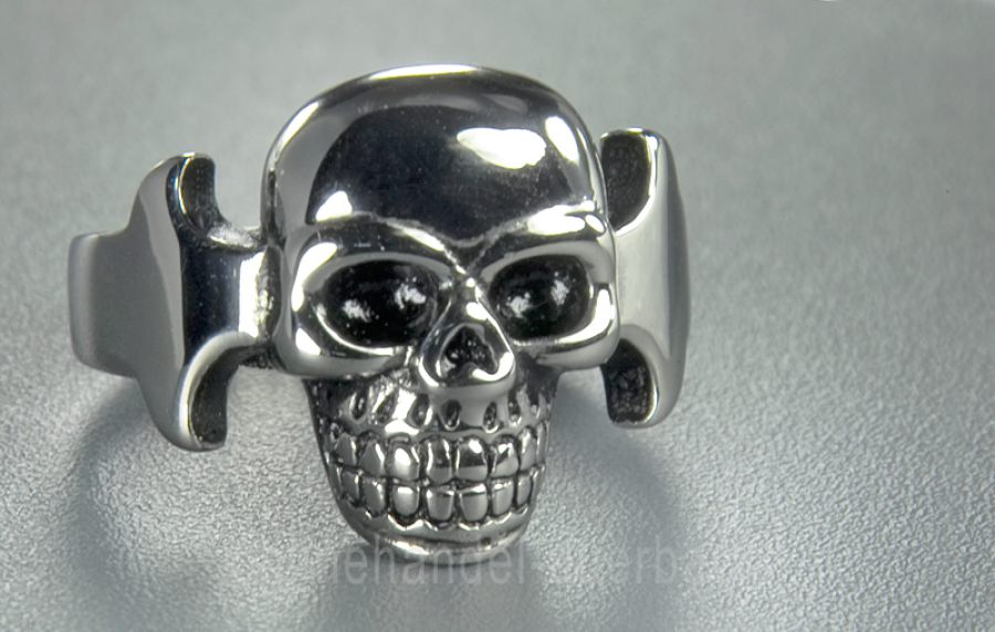 skull ring